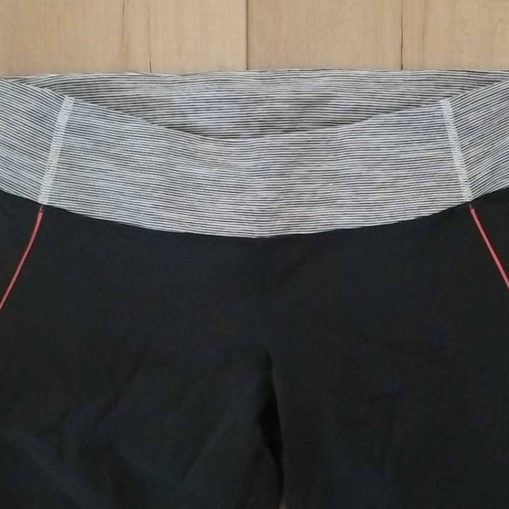 Lululemon Run a Marathon Crops - Picture 5 of 6